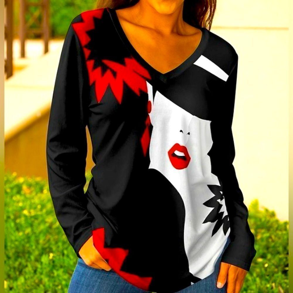 NEW LILY V-Neck Tunic Woman Size 2X Black & White & Red Lip Graphics Relaxed Fit